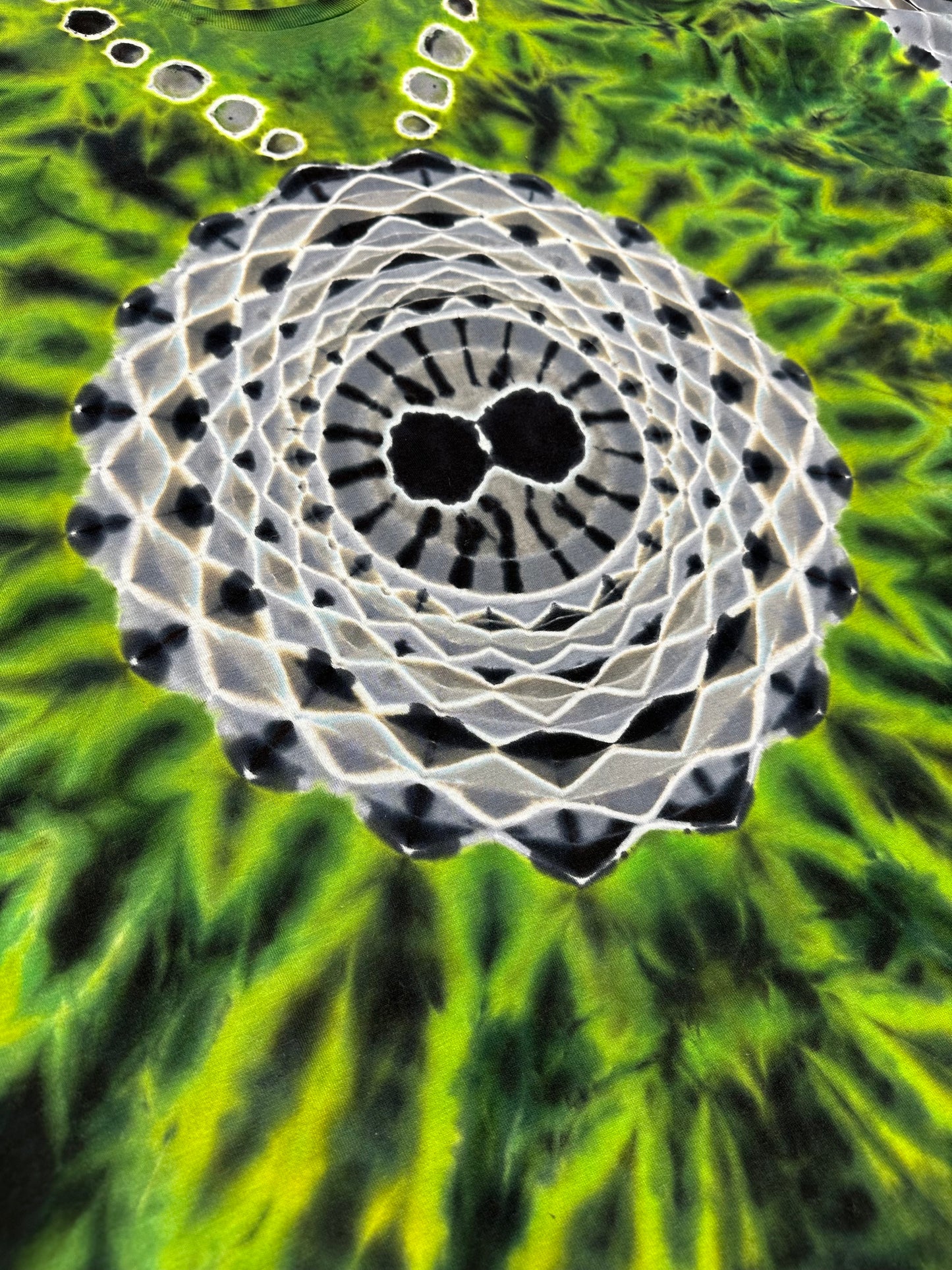Chain Mandala - 2XL